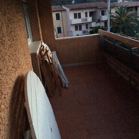 公寓 La Residenza 阿祖罗港